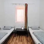 Cinnamon Hostal *