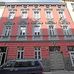 Cinnamon Hostal *